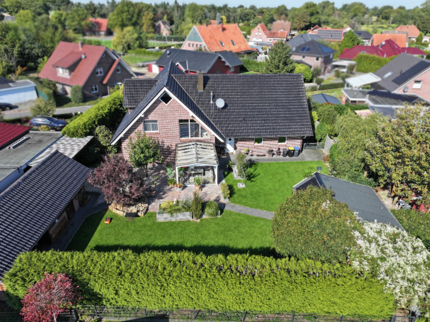 Großzügiges Einfamilienhaus mit Sommergarten und Wohlfühlcharakter