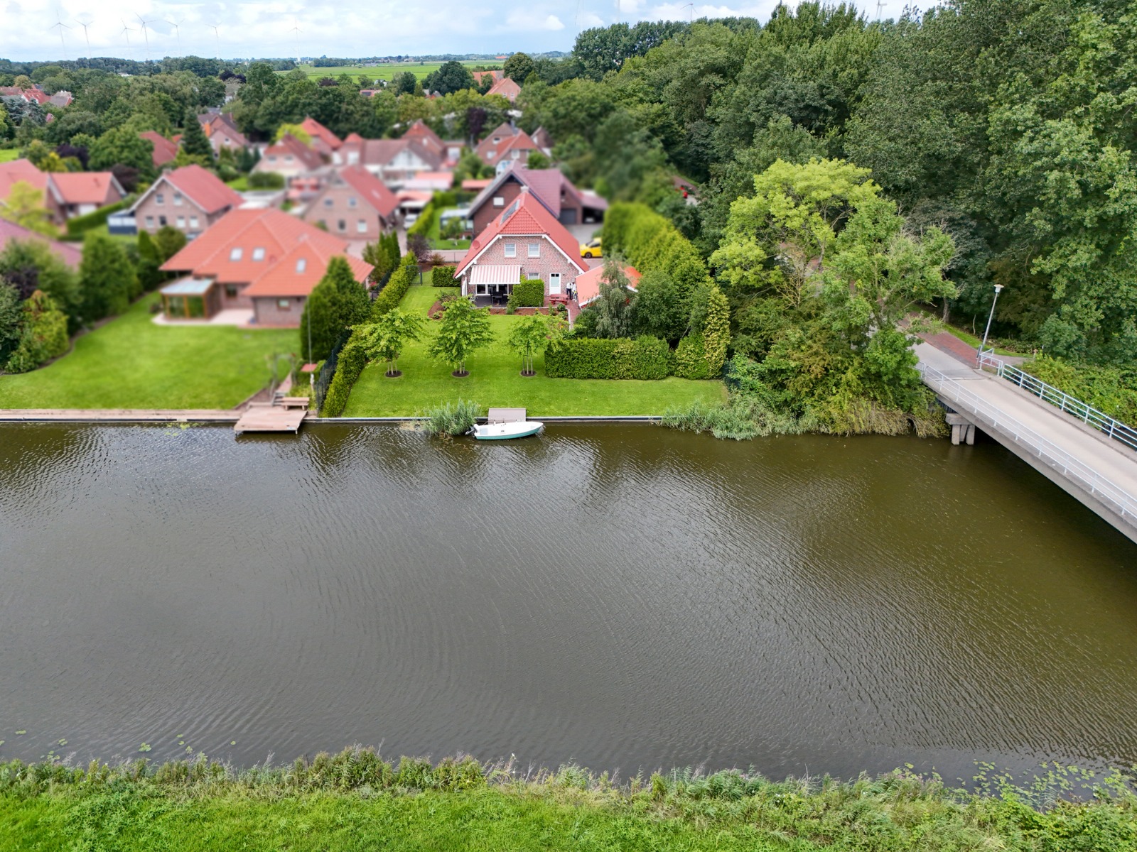 Traumlage am Wasser – Verkauf in Hinte erfolgreich abgeschlossen