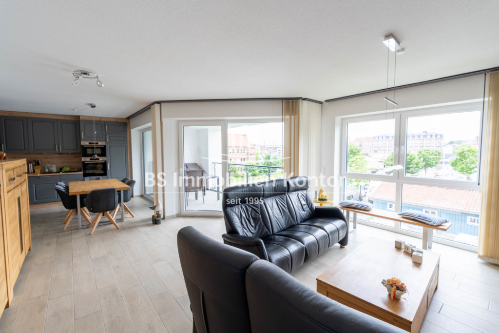 Lage, Lage, Lage! Top gepfl. Wohnung im 2. OG mit guter Ausstattung, PKW-Stellplatz und Balkon! - Foto 1