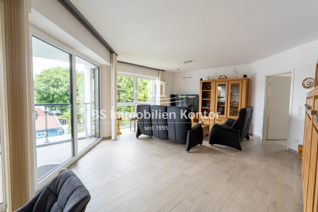 Lage, Lage, Lage! Top gepfl. Wohnung im 2. OG mit guter Ausstattung, PKW-Stellplatz und Balkon! - Foto 3