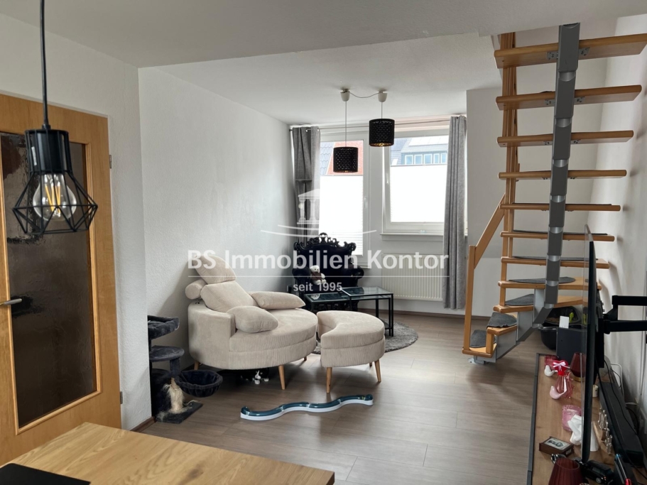Emden – Stadtmitte, renovierte Maisonette Wohnung mit Balkon - Foto 1