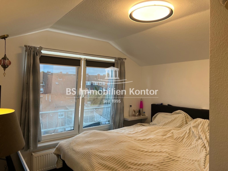 Emden – Stadtmitte, renovierte Maisonette Wohnung mit Balkon - Foto 3