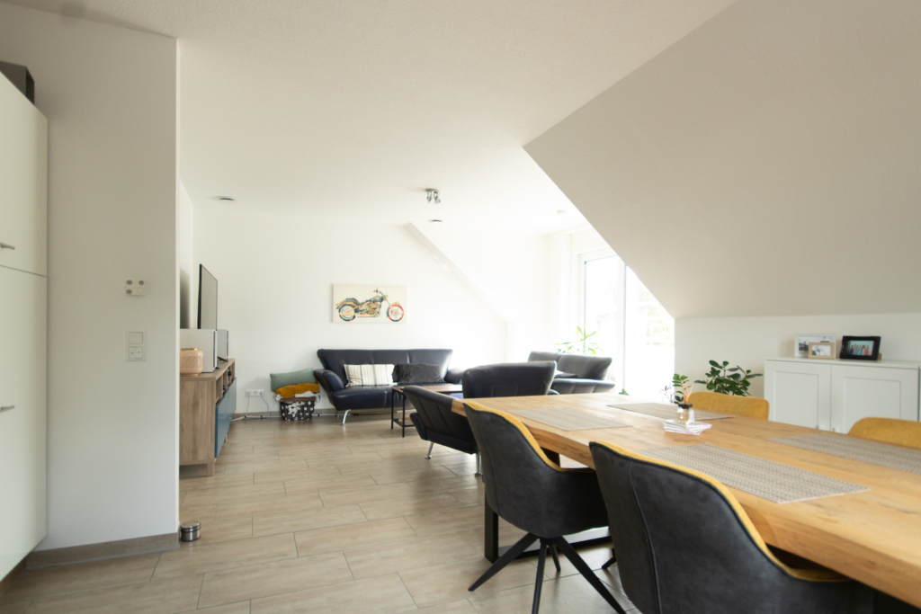 Achtung solvente Mieter aufgepasst! Neuw. OG-Wohnung mit Carport und Balkon in bevorz. Wohnl. von Ppg. - Foto 3