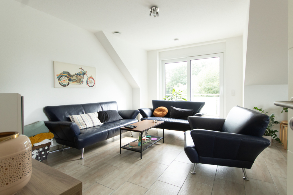 Achtung solvente Mieter aufgepasst! Neuw. OG-Wohnung mit Carport und Balkon in bevorz. Wohnl. von Ppg. - Foto 1